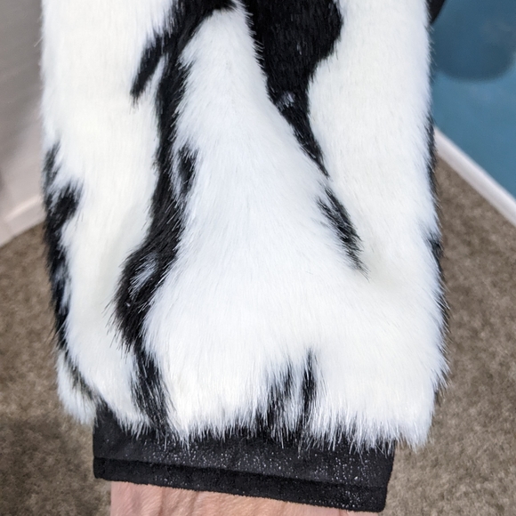 INC faux fur " Cruela"  jacket with pockets - Picture 5 of 10